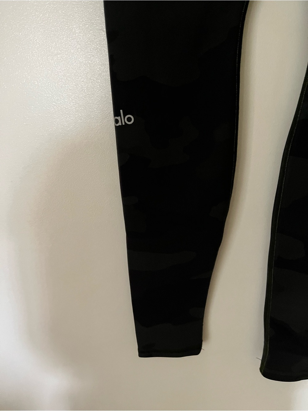 Alo High-Waist Camo Vapor Leggings